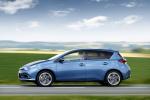 Toyota Auris Hybrid 2015 года